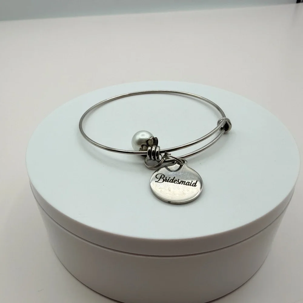 Vintage 90s Bridesmaid Silver Tone Expandable Bangle Bracelet Faux‎ Pearl Charm